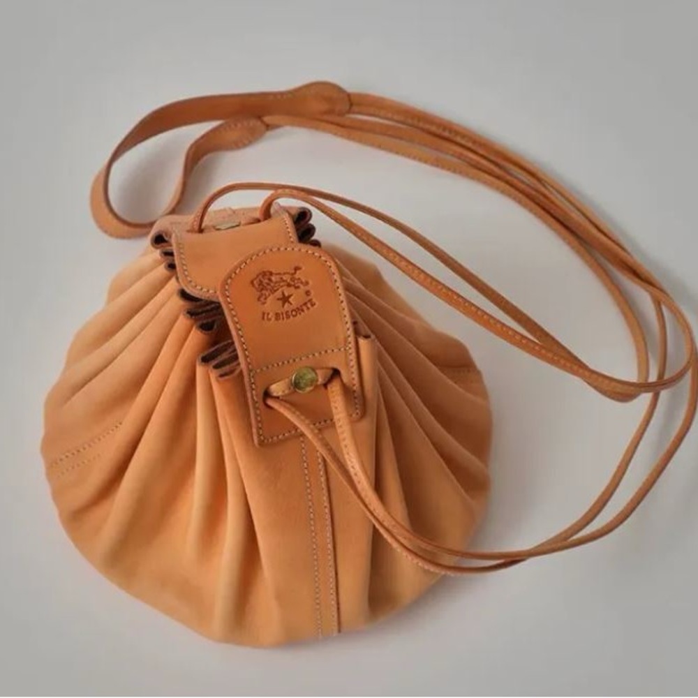 Il Bisonte Dumpling Bag in Natural